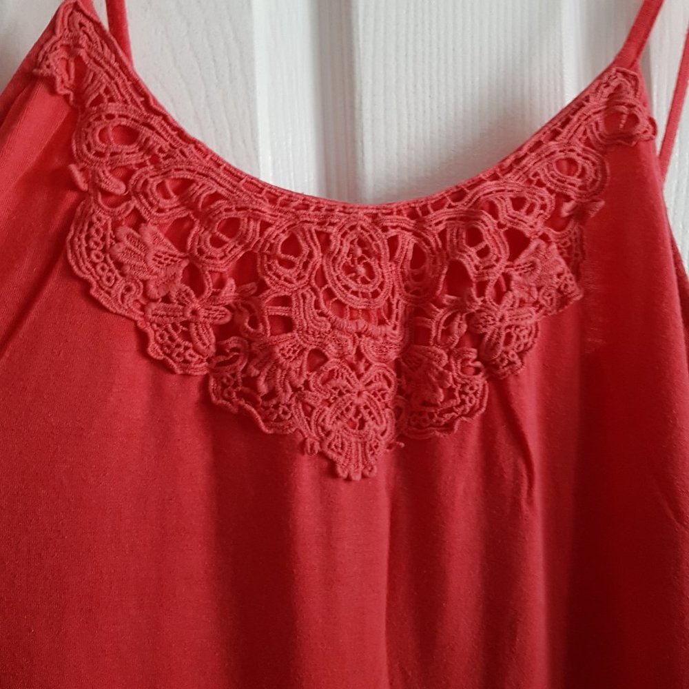 Beautiful Neckline Tank Top - Picture 3 of 5